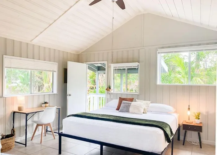 Monstera Bungalow, Spacious, King Bed, Big Kitchen