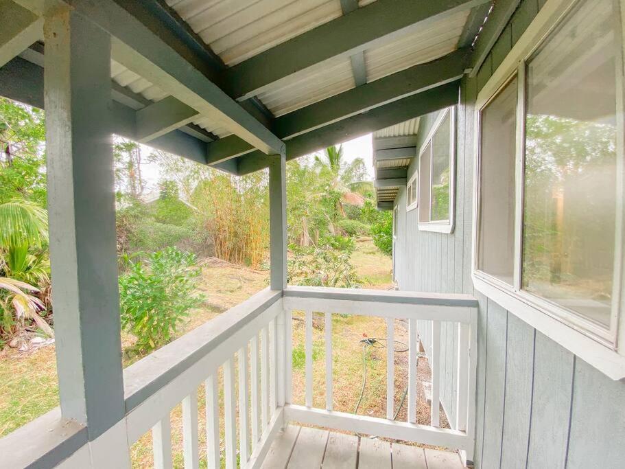 Monstera Bungalow, Spacious, King Bed, Big Kitchen * Keaau
